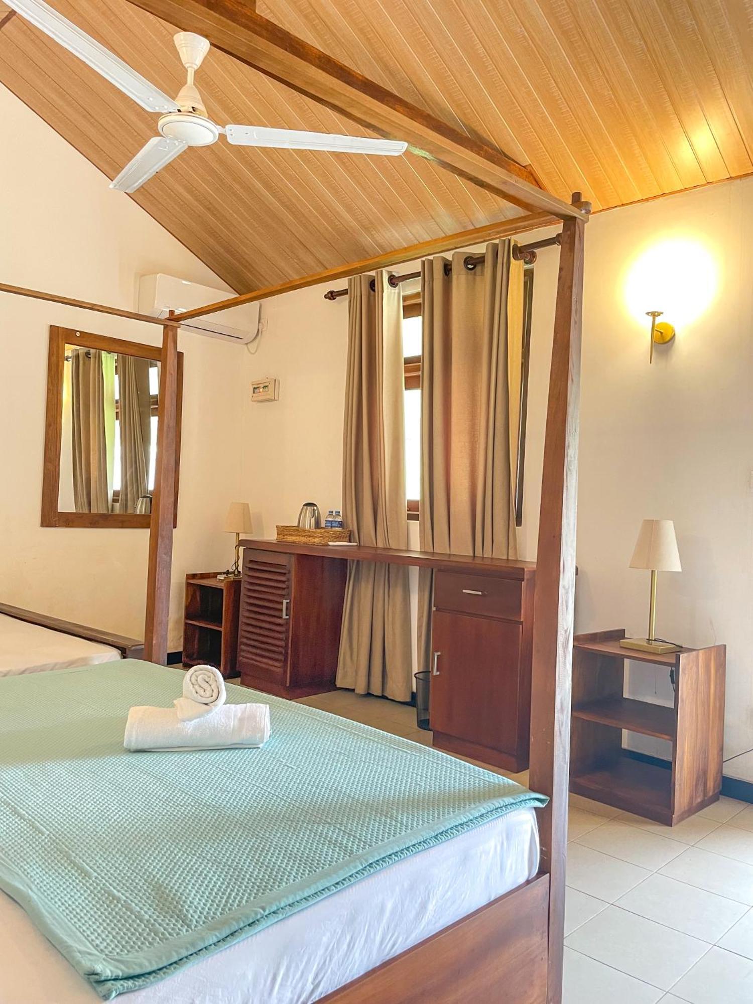 The Barns Villas And Restaurant Negombo Buitenkant foto